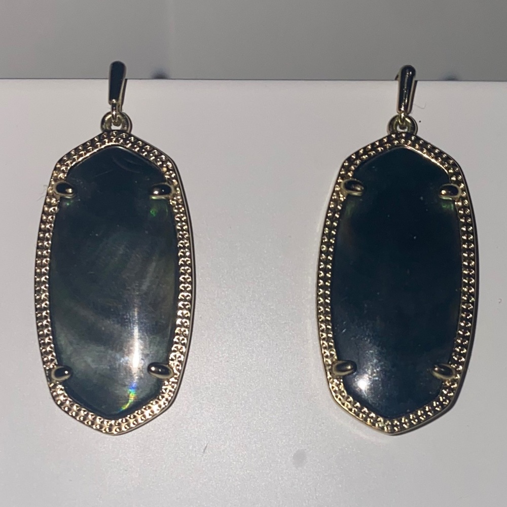 Kendra Scott Elle Drop Earrings in Gold and Black Mother of Pearl